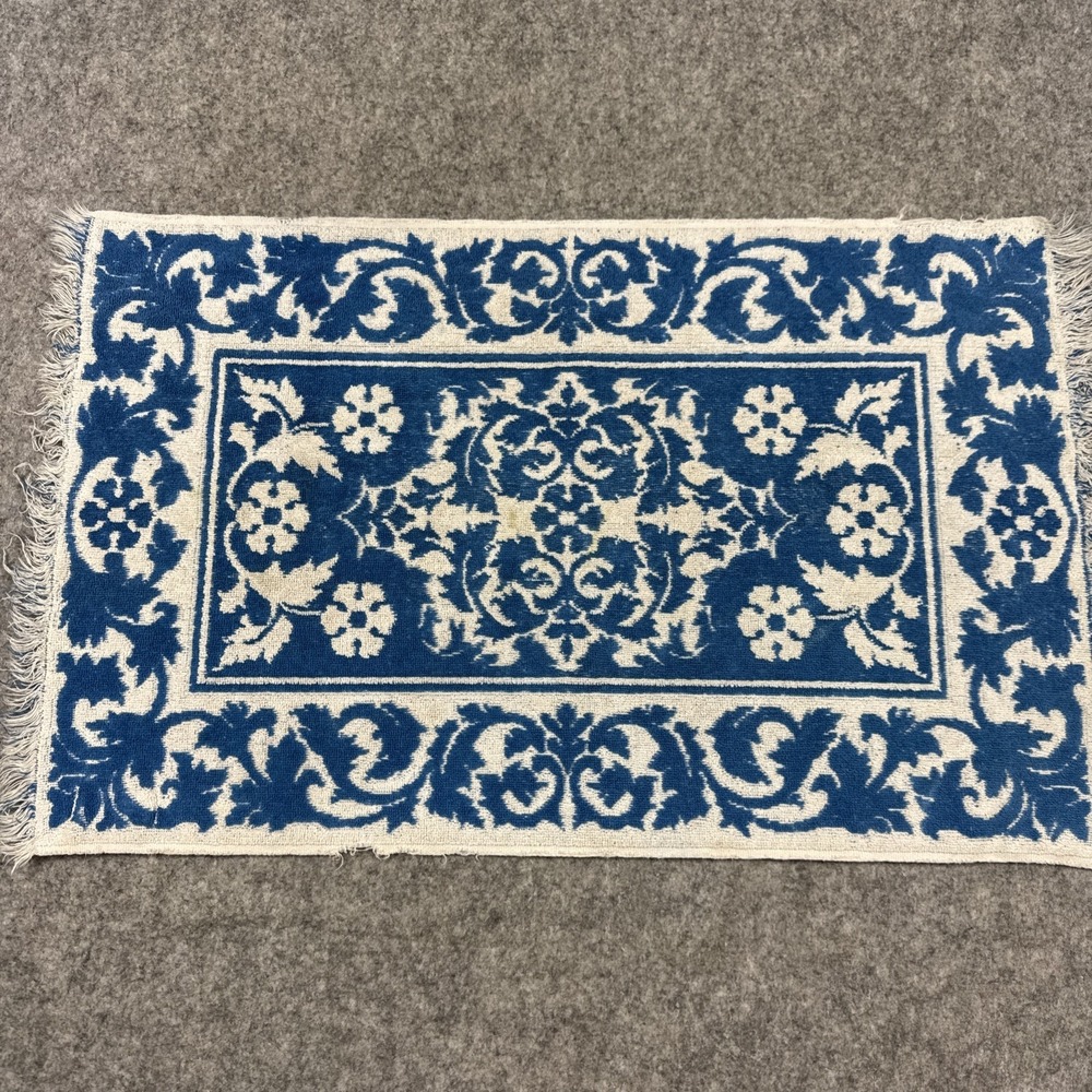Vintage 70's Sears Drylon Blue White Sculpted Fringe Hand Towel MCM 25"x‎ 15"